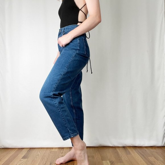 Vintage Ultra High Rise Mom Ribcage Relaxed Wedgie Fit Straight Leg Denim Jeans - Picture 3 of 8